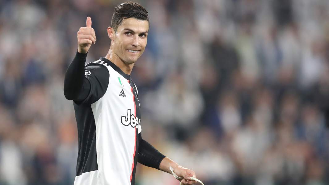 Криштиану Роналду после матча Лиги чемпионов УЕФА на стадионе «Ювентус» в Турине