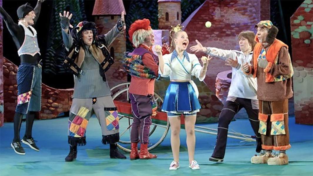 Сцена из спектакля «Бременские музыканты» в Екатеринбургском ТЮЗе