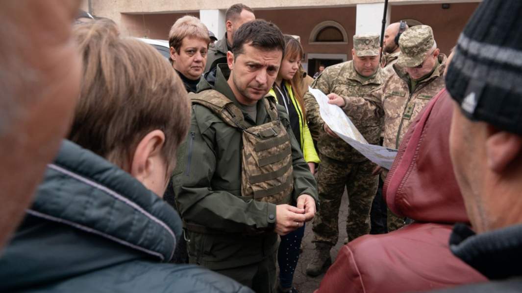 Президент Украины Владимир Зеленский в селе Золотое в Луганской области