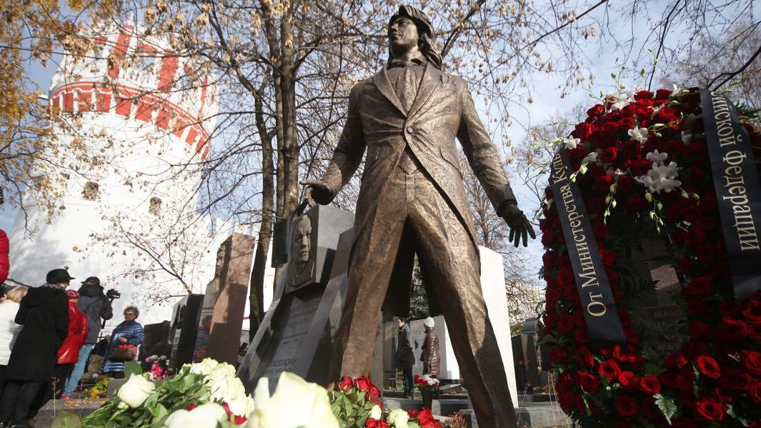 У него должно быть не как у всех". Поклонники вспоминают Хворостовского Аргумент