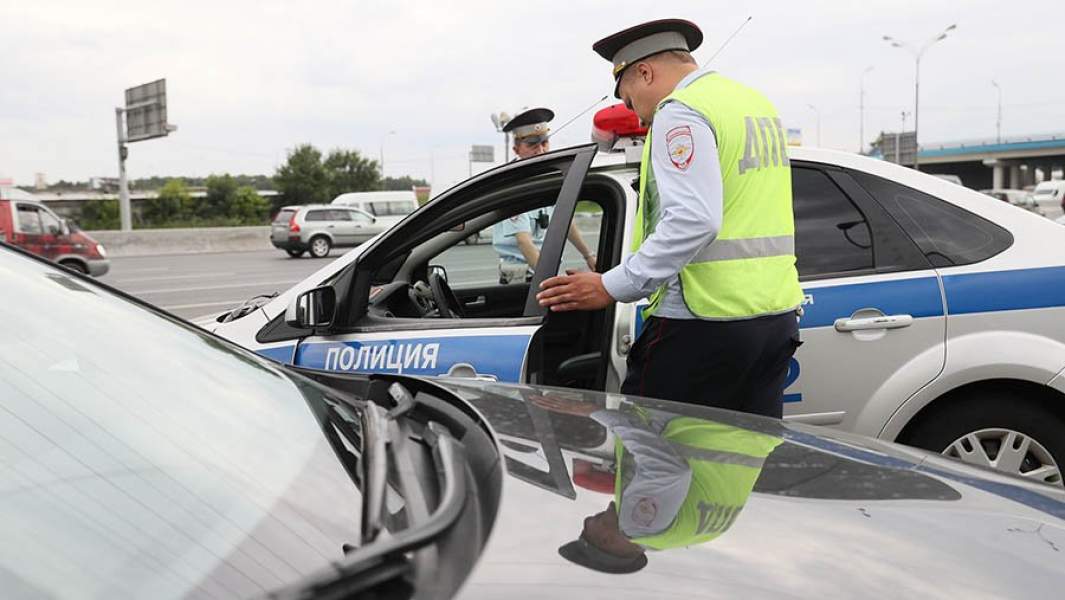 сотрудники ГИБДД на работе