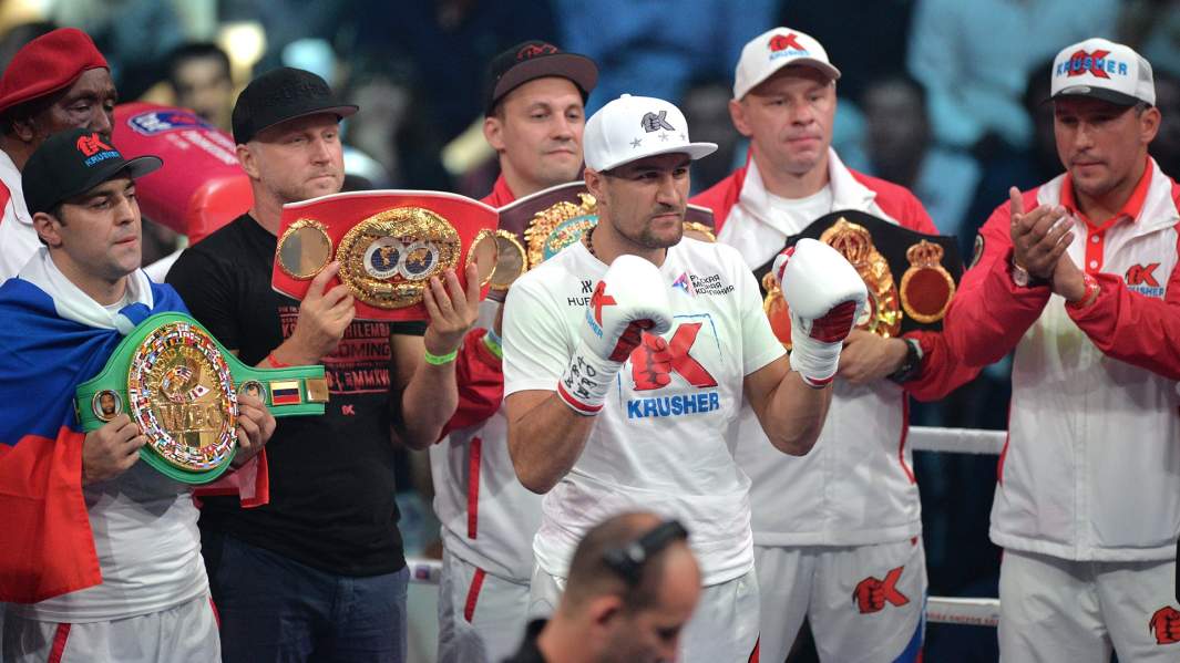 Сергей Ковалев (Россия) перед боем за титул чемпиона мира по версиям WBA (Super), WBO и IBF в Екатеринбурге