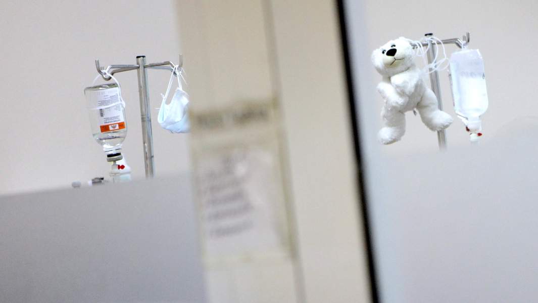 капельница больница игрушка