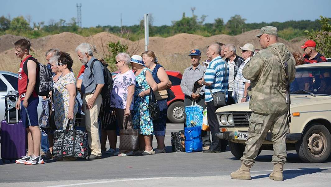 Очередь на КПП «Еленовка» между Украиной и ДНР