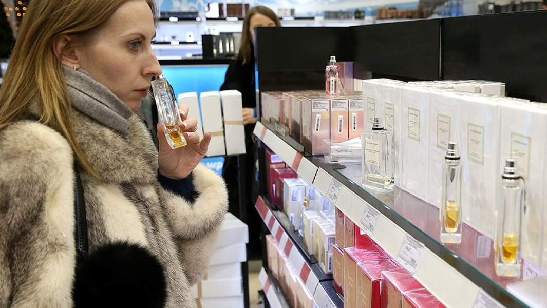 Продажа парфюмерии в магазине