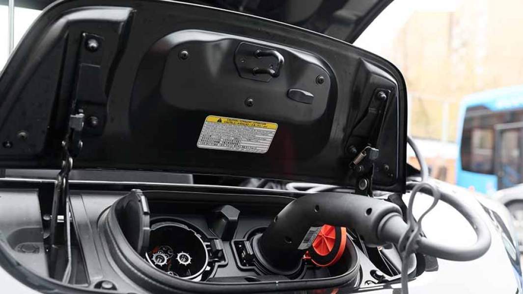 Зарядка электромобиля