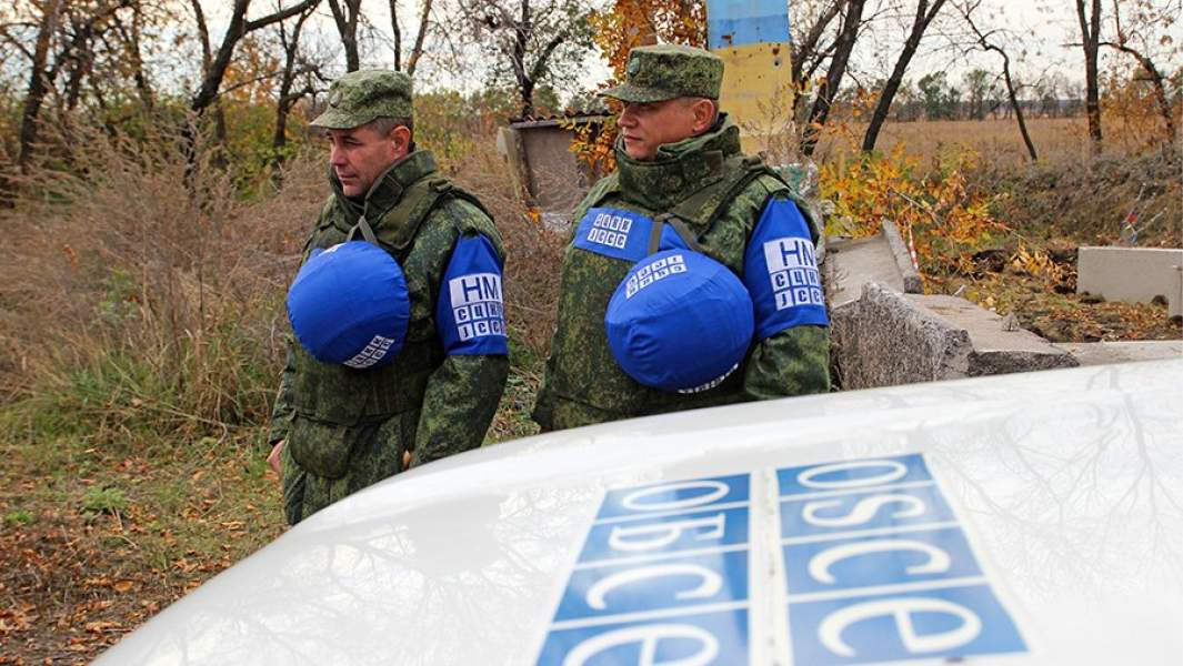 Представители СЦКК в районе села Золотое