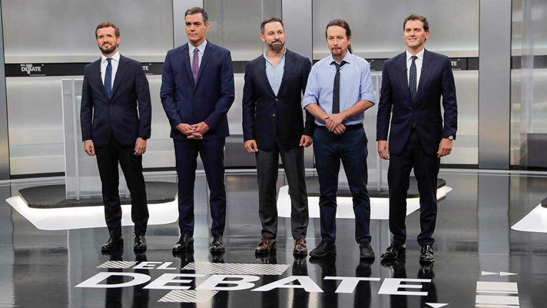 Основные кандидаты на всеобщих выборах в Испании (слева направо) Пабло Касадо, исполняющий обязанности премьер-министра Испании Педро Санчес, Альберт Ривера, Пабло Иглесиас и Сантьяго Абаскаль перед теледебатами в Мадриде