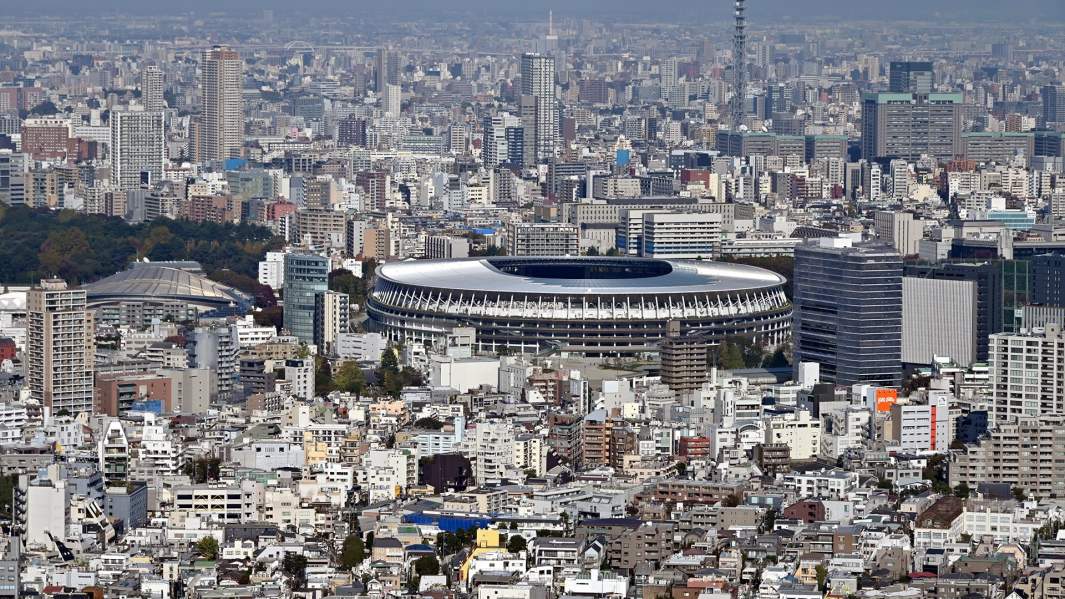 Новый национальный стадион, главное место проведения Олимпийских и Паралимпийских игр в Токио 2020 года, расположен в центре Токио