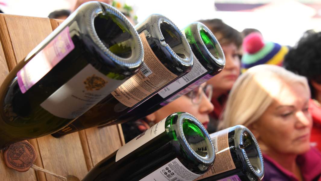 вино бутылки