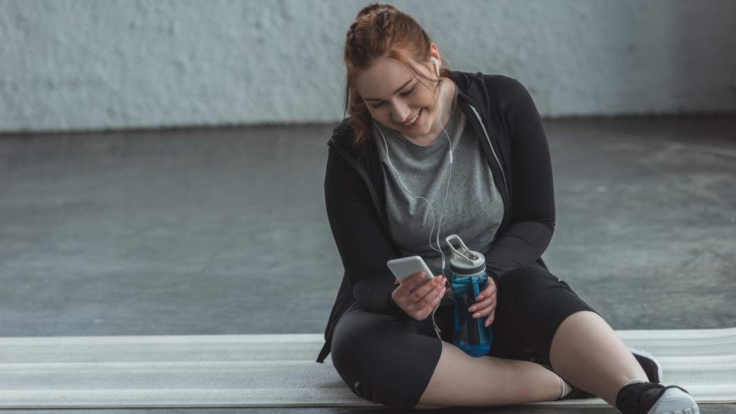 женщина на тренировке 