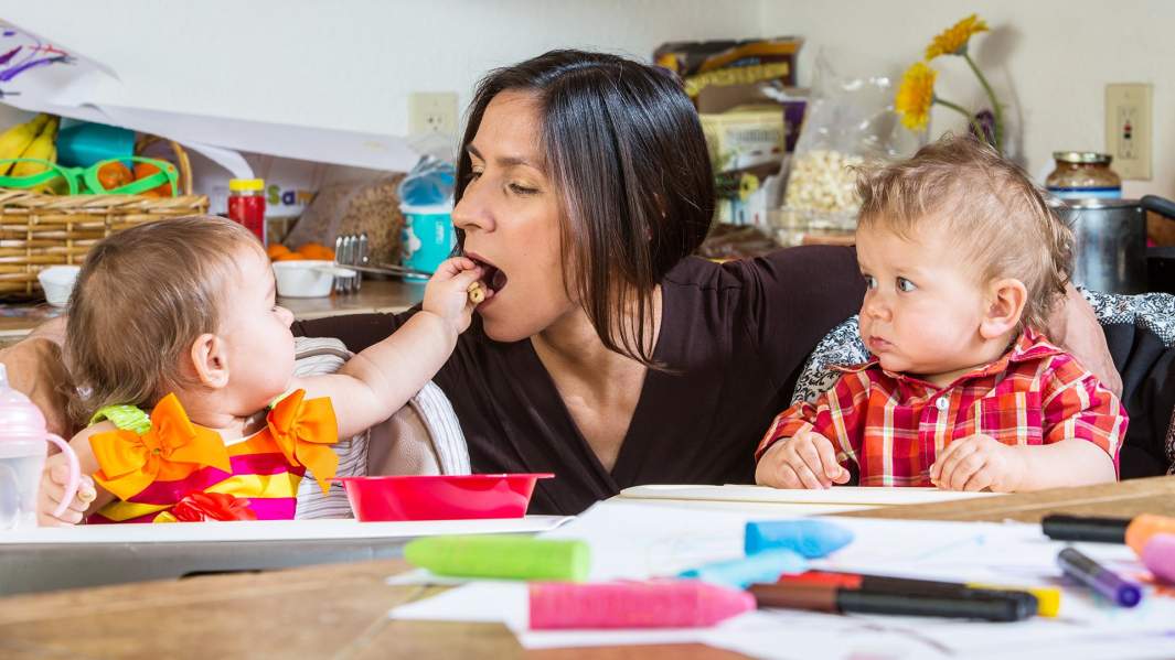 Брачный уговор: как чиновники решили всех переженить