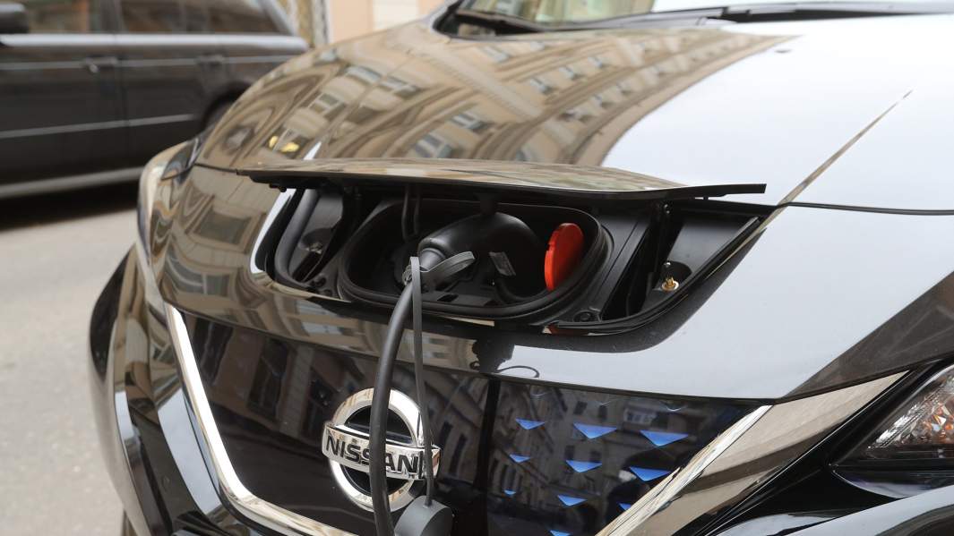 Зарядка электромобиля