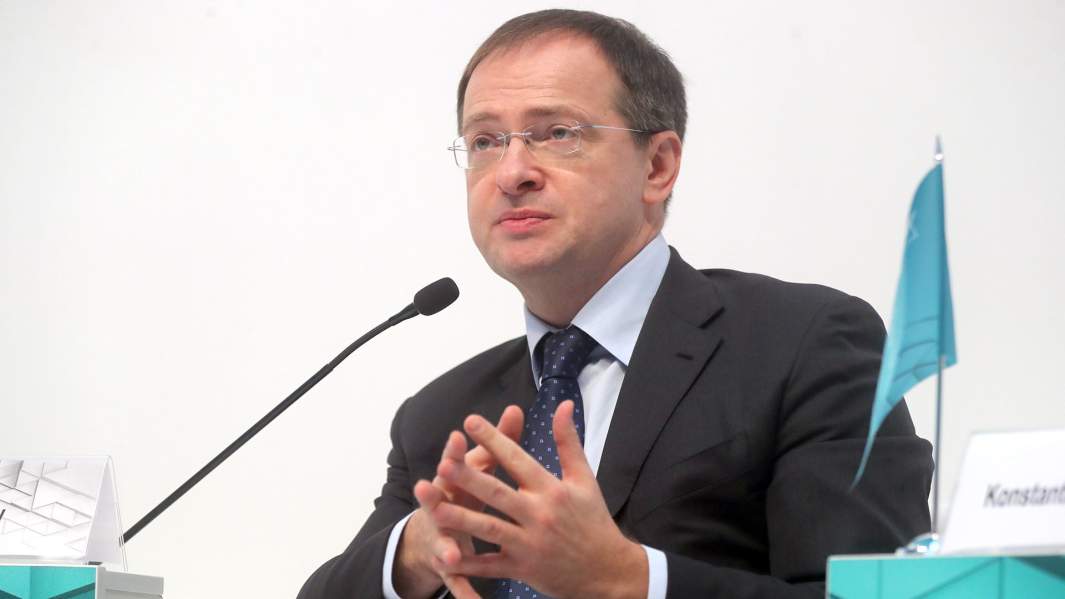 Министр культуры РФ Владимир Мединский во время дискуссии в рамках VIII Санкт-Петербургского международного культурного форума в Главном штабе Эрмитажа