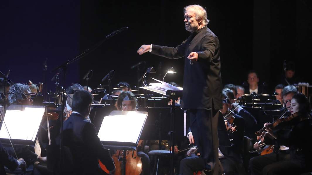 Выступление симфонического оркестра Мариинского театра под управлением дирижера Валерия Гергиева на гала-открытии VII Санкт-Петербургского международного культурного форума