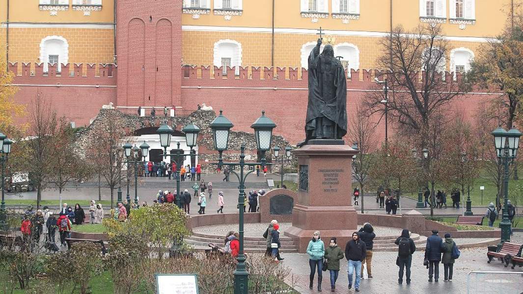 гермоген патриарх москва кремль памятник
