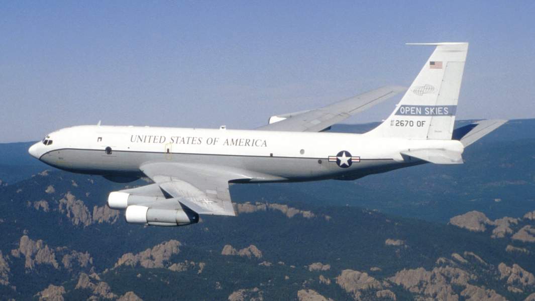 Наблюдательный самолет ВВС США «Открытое небо» Boeing OC-135B