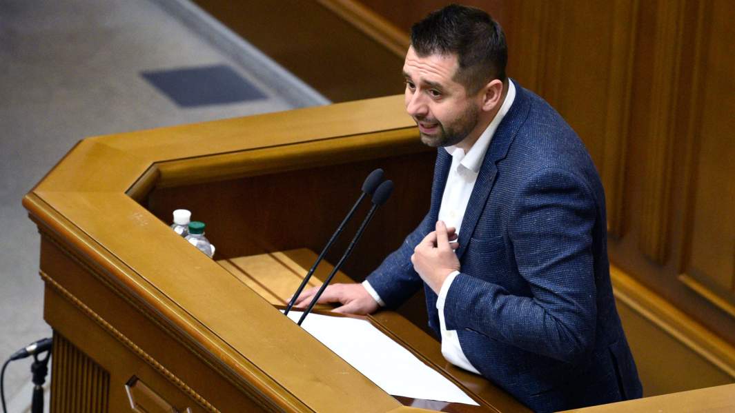 Глава фракции «Слуга народа» Давид Арахамия в Верховной раде