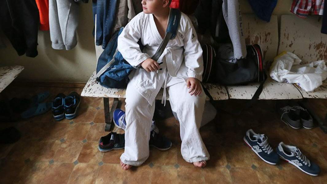 Мальчик-каратист