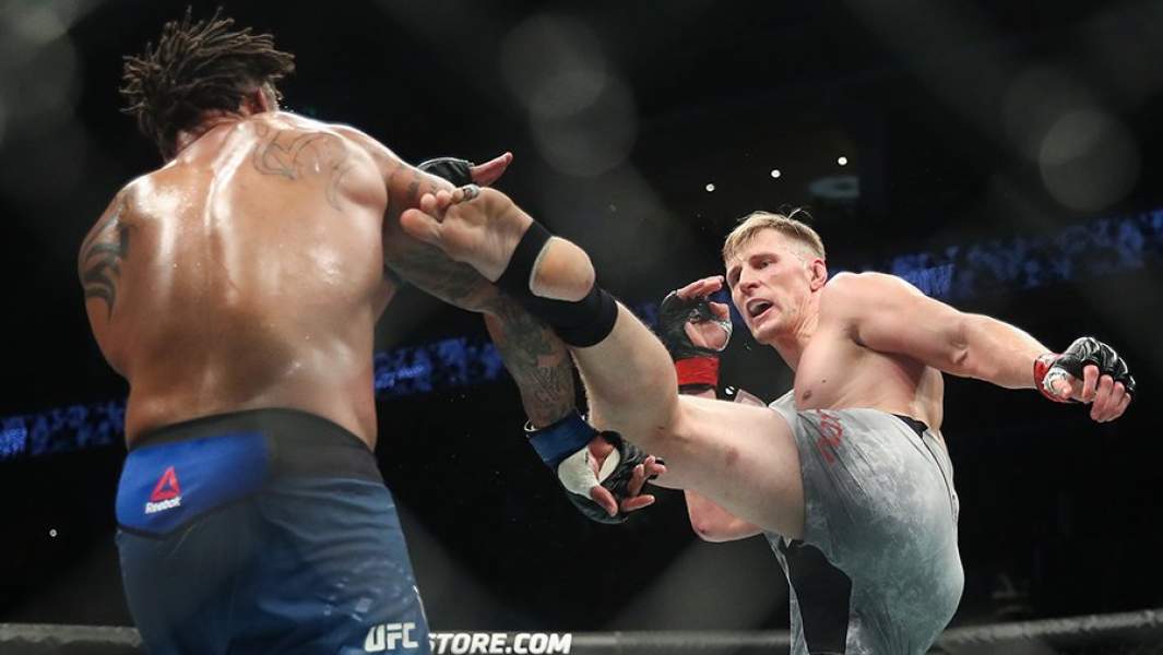 Поединок Александра Волкова и Грега Харди