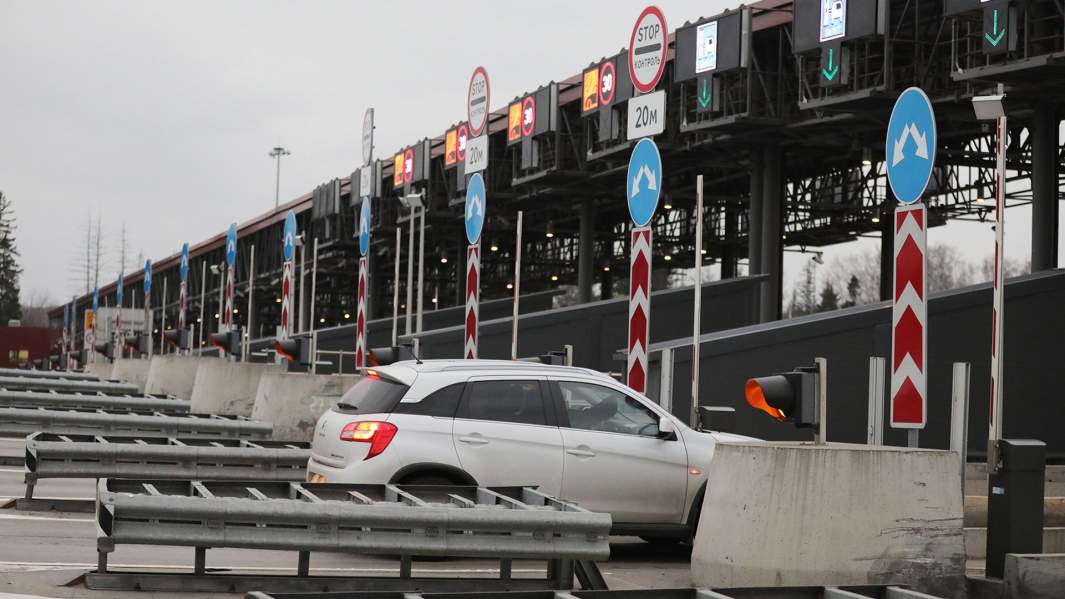 Один из пунктов оплаты проезда на скоростной трассе М-11