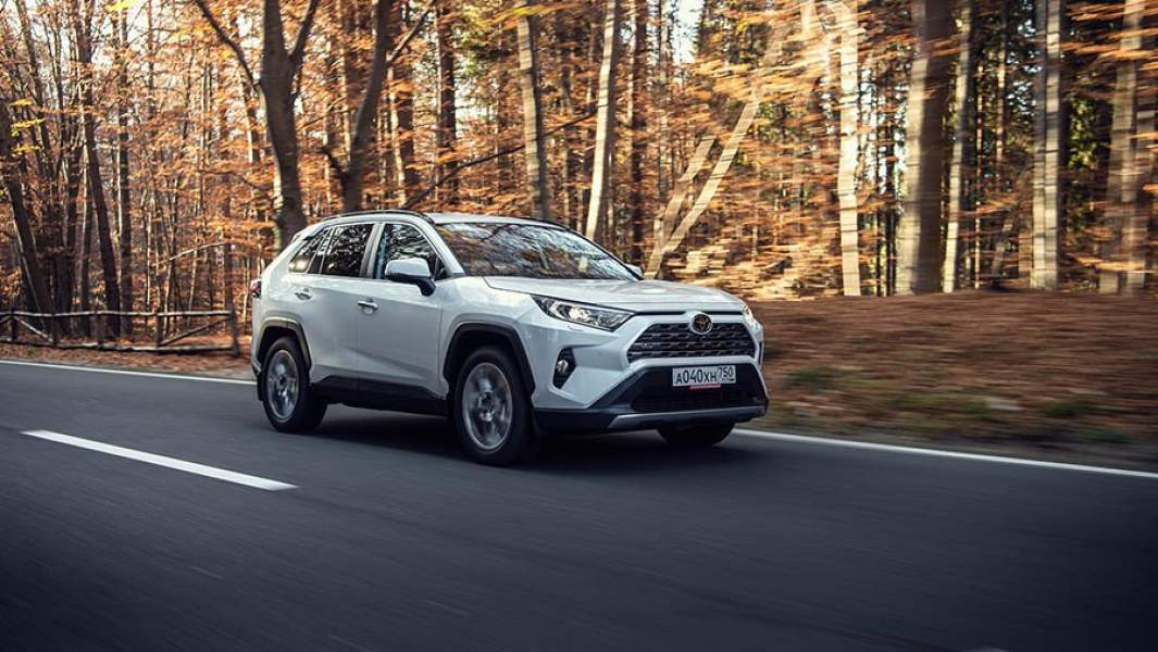 тест драйв машины toyota rav4
