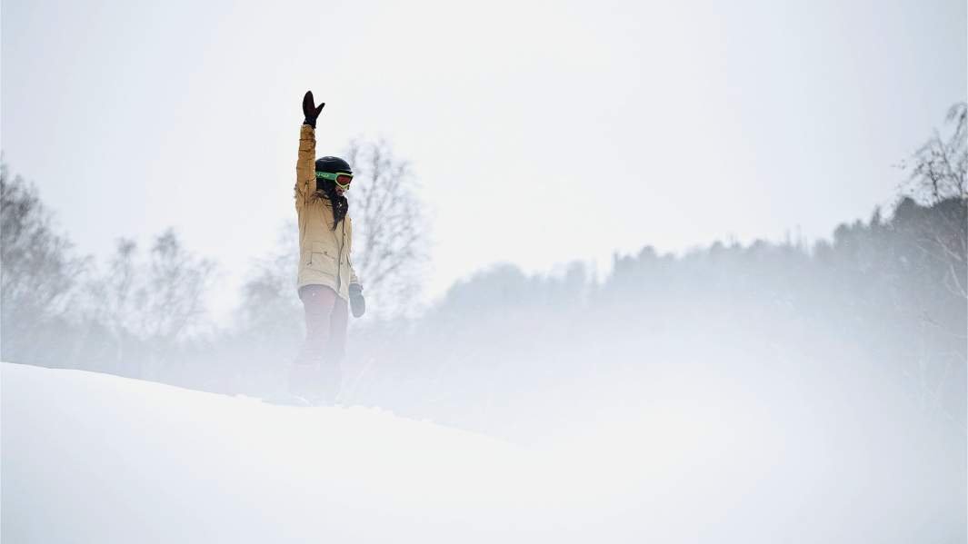 сноубордист на трассе