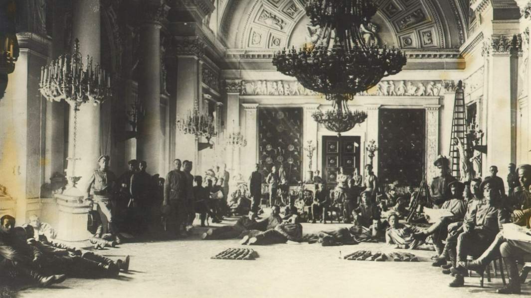 Зимний дворец в 1917 году