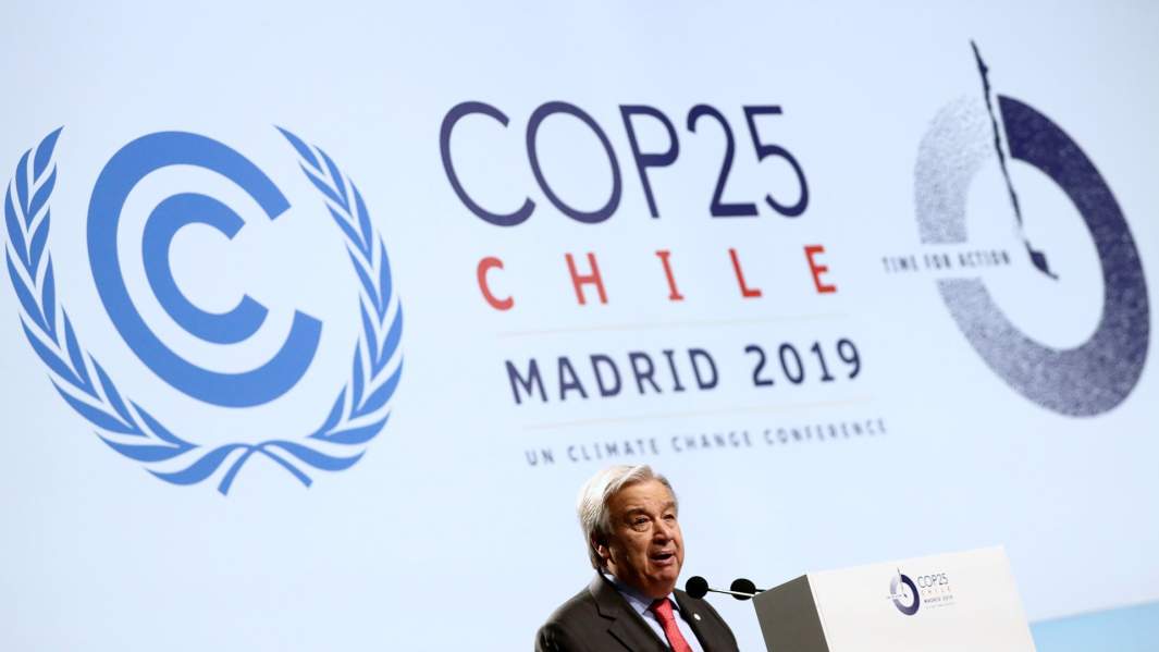 Генеральный секретарь ООН Антониу Гутерриш выступает с речью на конференции COP25