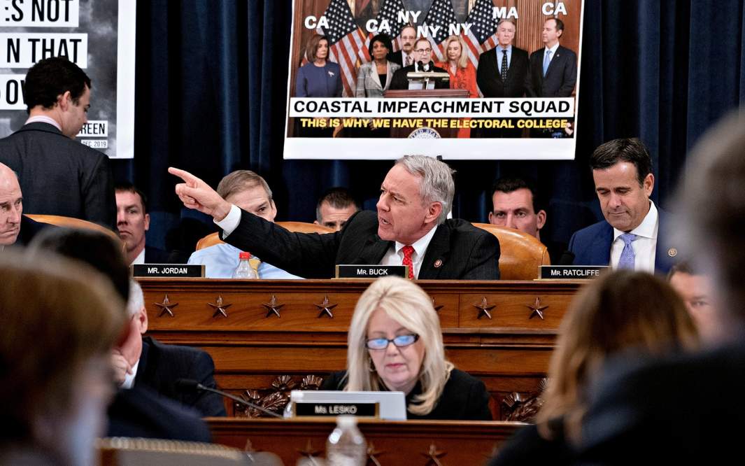 Кен Бак, представитель от республиканцев выступает на слушаниях в Судебном комитете Палаты представителей в Вашингтоне, округ Колумбия, США, 2019 год