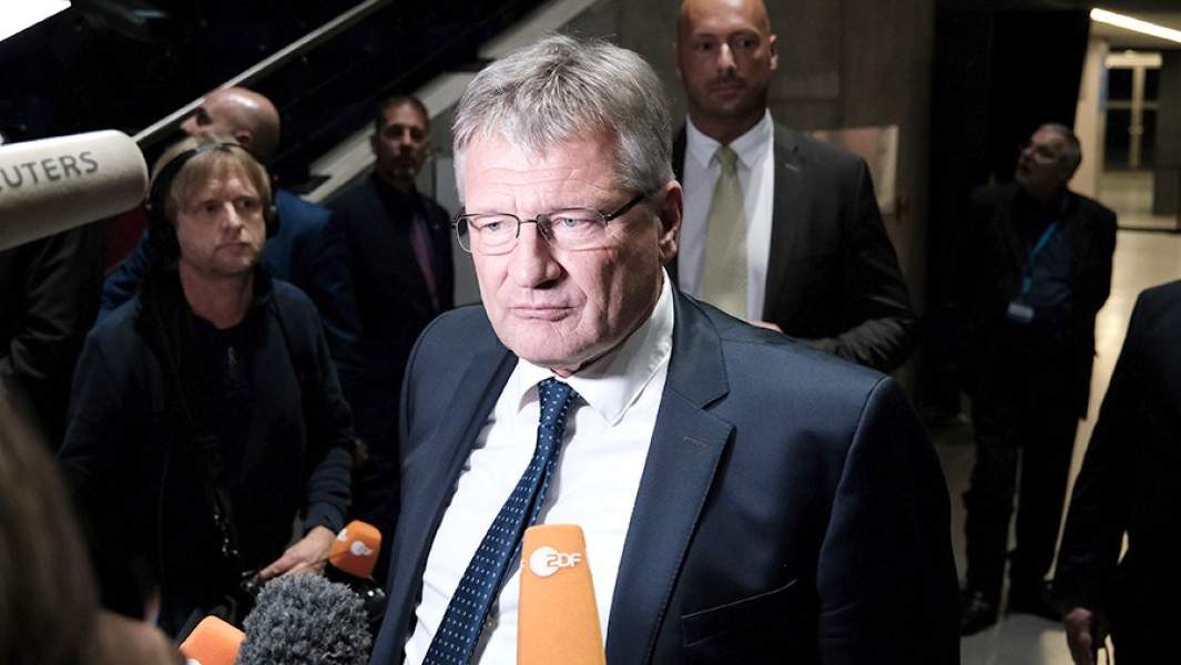 Председатель партии «Альтернатива для Германии» (АдГ) Йорг Мойтен во время общения с прессой. 30 ноября 2019 года