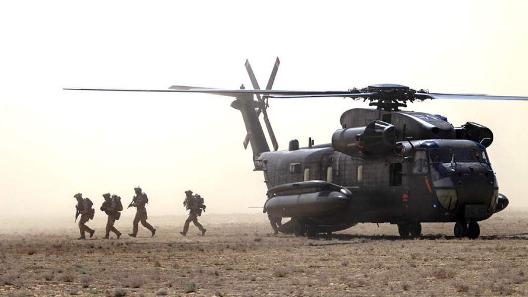 CH-53 во время спасательных учений в Мазари-Шарифе