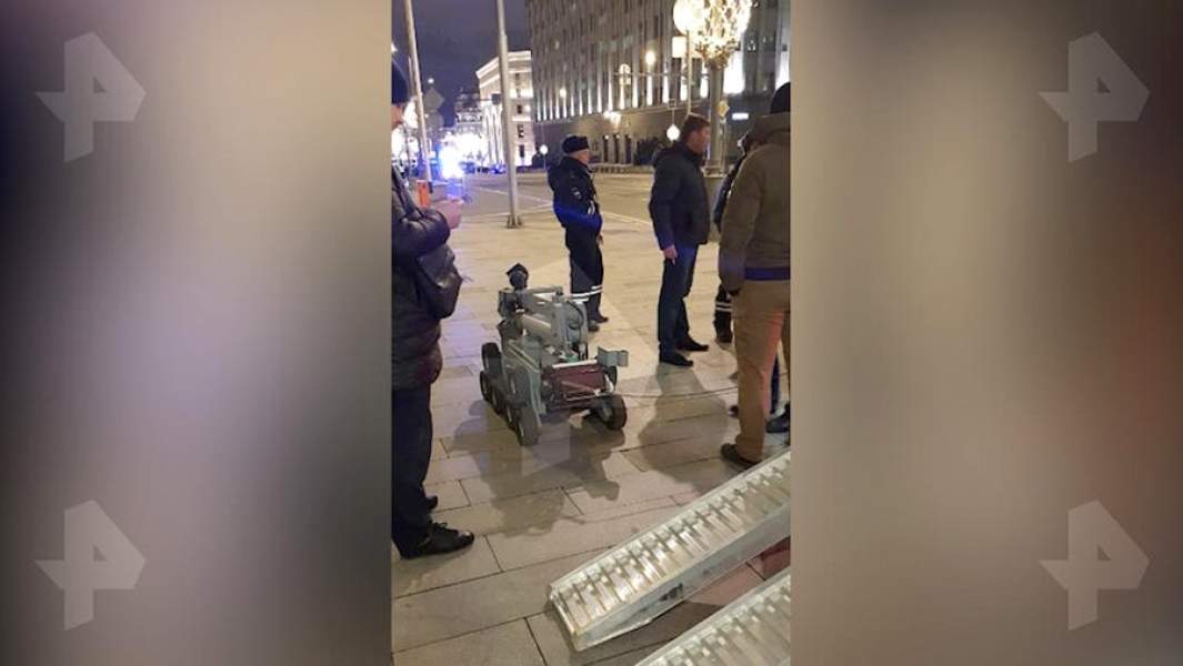 Робот-сапер, который использовали для осмотра автомобиля Манюрова