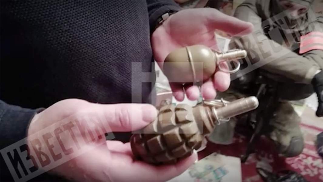 Оружие, найденное в квартире Манюрова