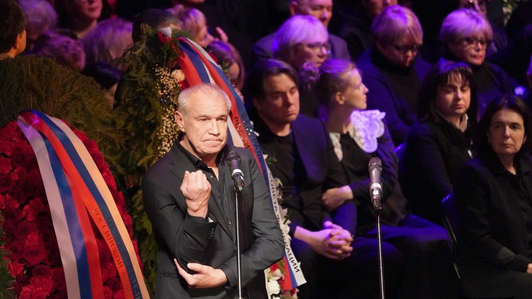 Народный артист РФ  Сергей Гармаш 