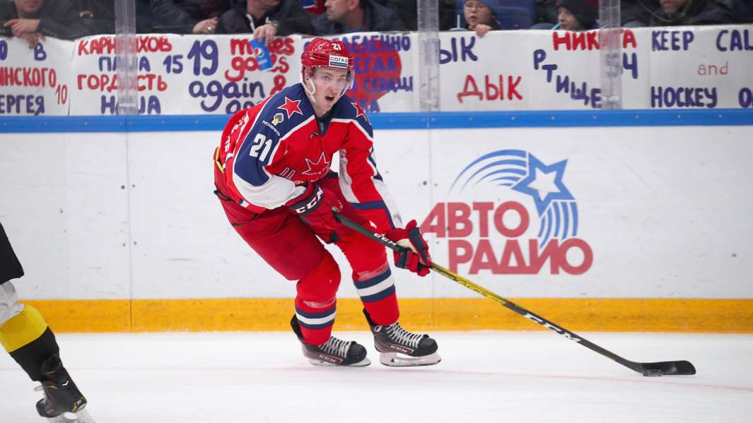 Хоккеист команды ЦСКА Сергей Калинин