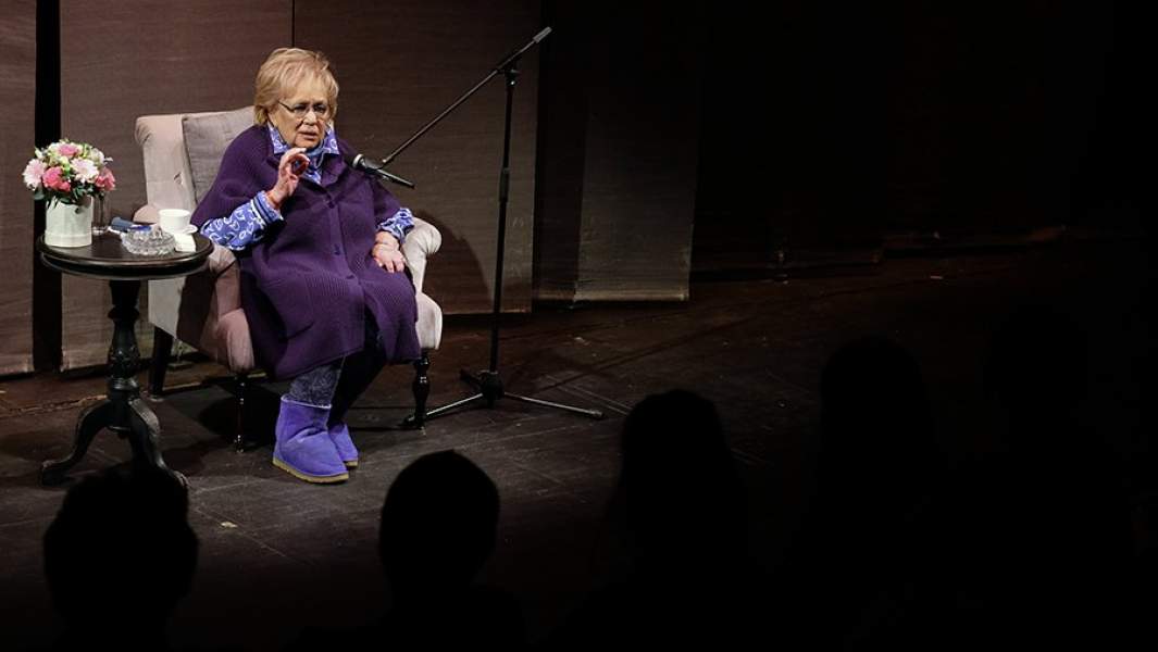 Галина Волчек выступает на творческом вечере в рамках общегородской акции «Ночь театров» в Москве