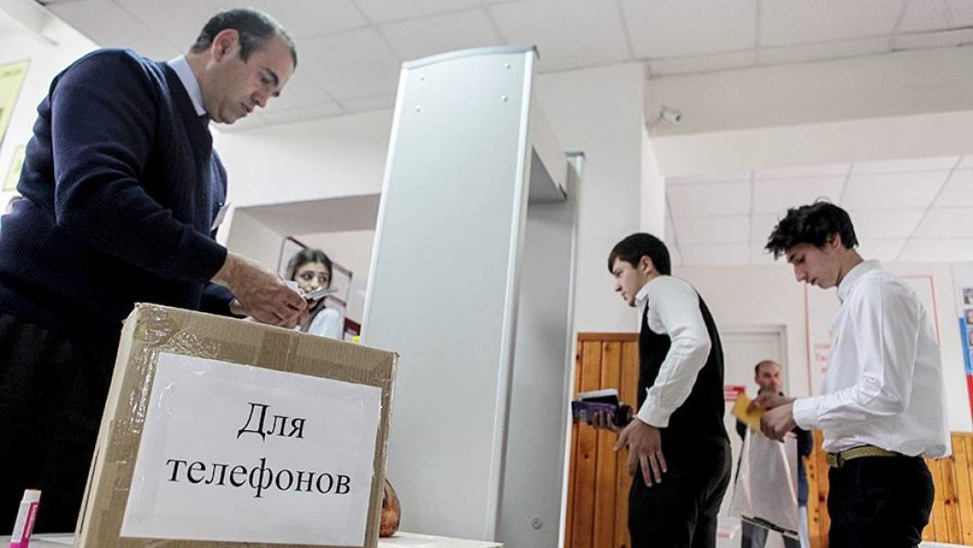 школа гаджеты смартфон школьники