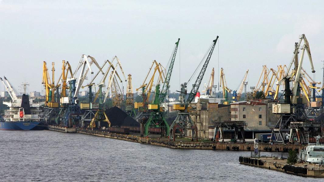 рига порт латвия море