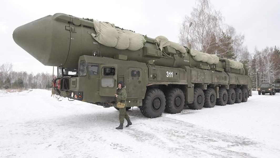 Подвижный грунтовый ракетный комплекс «Ярс» совершает марш в новый позиционный район на территории Тейковского ракетного соединения