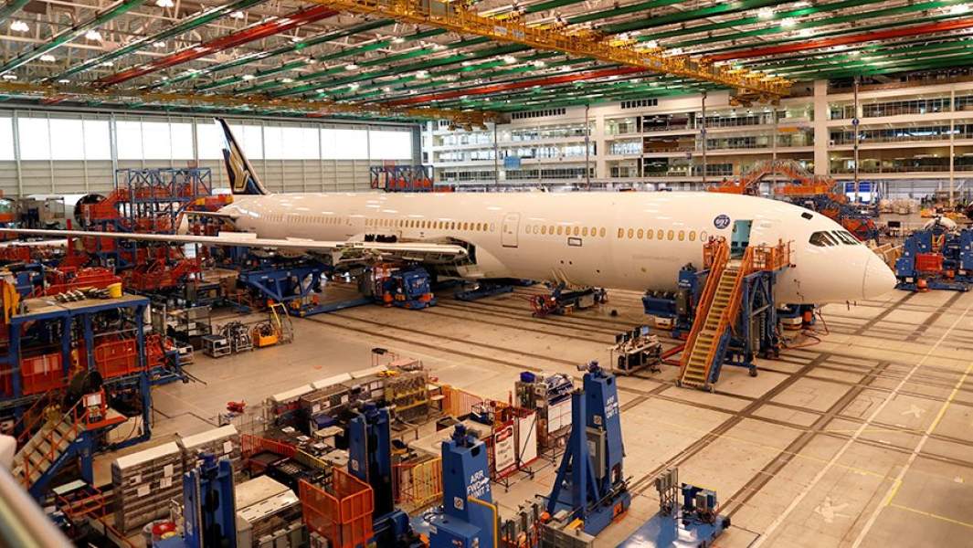 Сборка самолета Boeing 787-10 Dreamliner на заводе Boeing в Чарльстоне, Южная Каролина