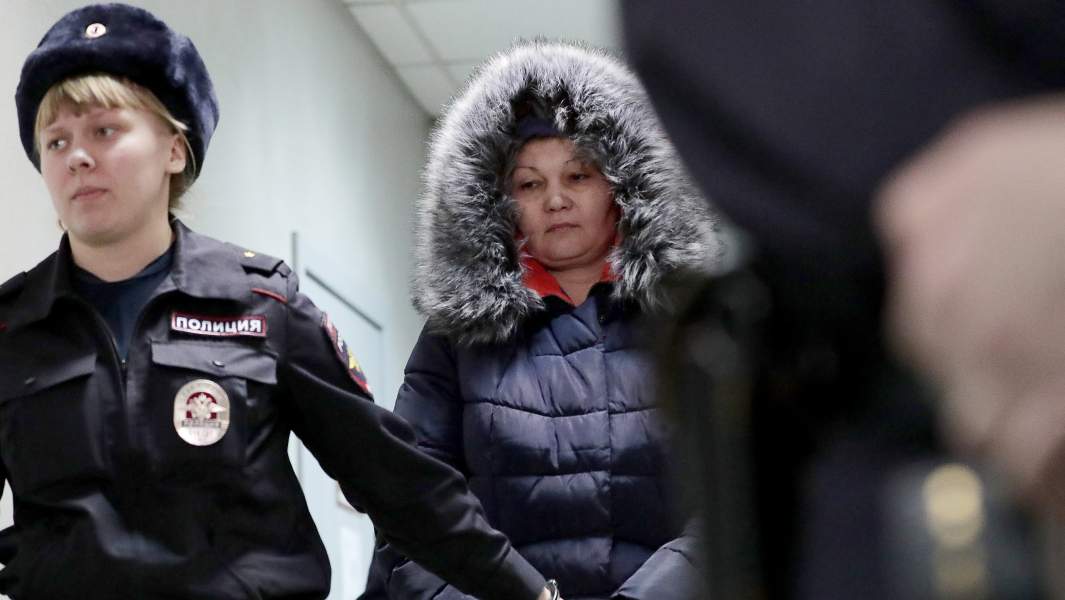 Глава секты «Ученики Христа» Земфира Гайнуллина, подозреваемая по делу об убийстве девятилетнего мальчика из Белоруссии, во время избрания меры пресечения в Ленинском районном суде