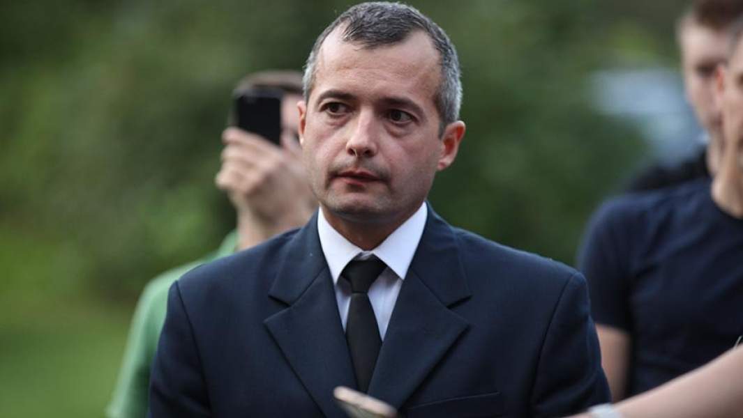 Пилот аварийно севшего самолета Дамир Юсупов 