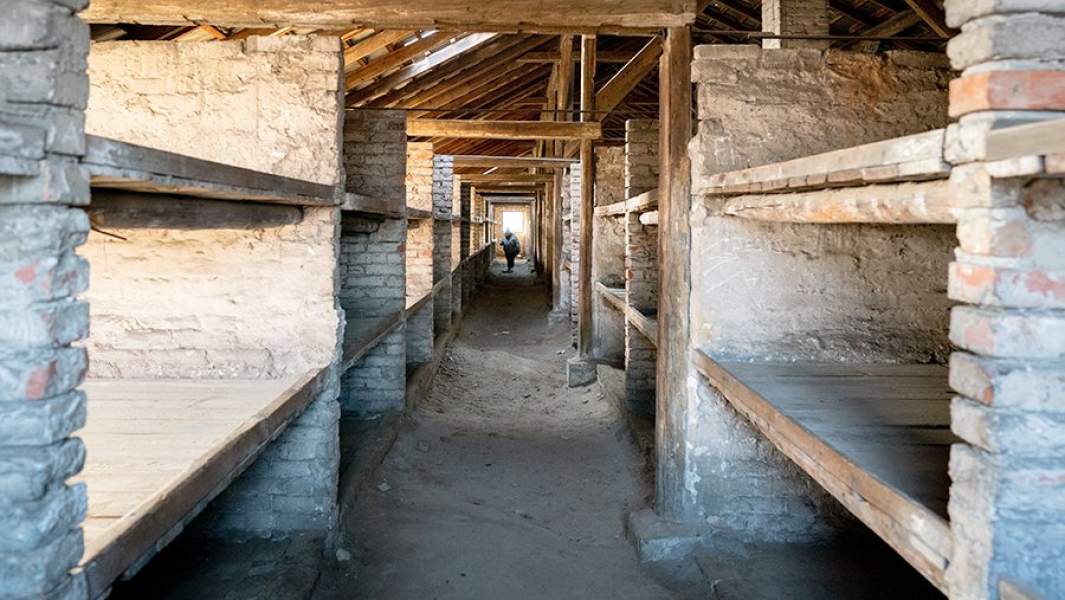 Один из бараков концентрационного лагеря Аушвиц-Биркенау