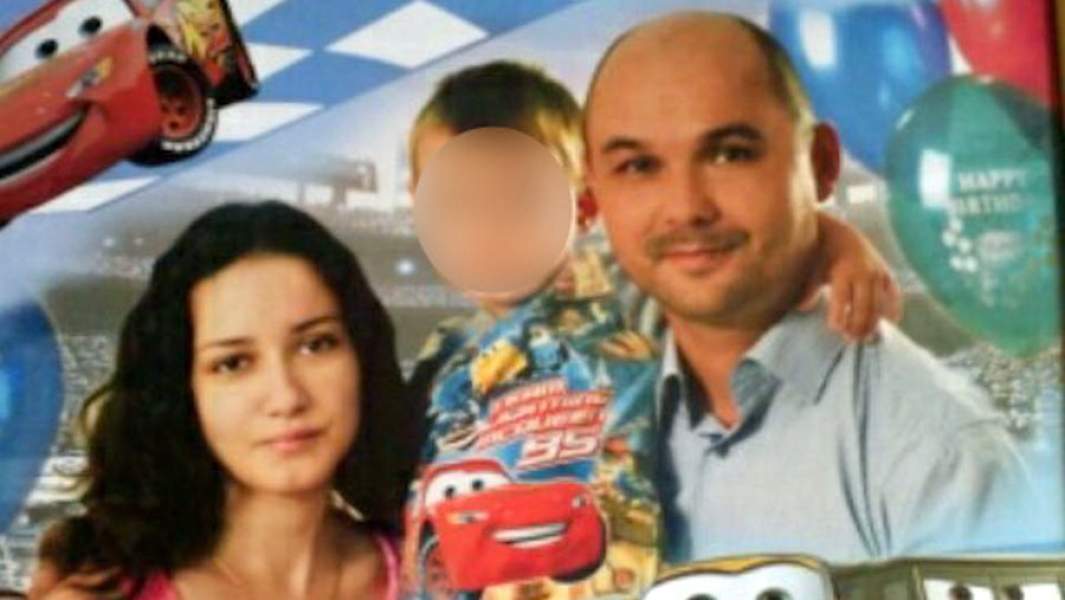 Виктор Гаврилов с женой и ребенком