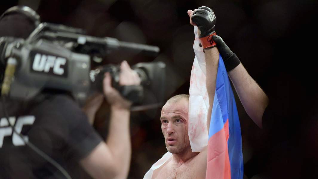 Российский боец смешанных боевых искусств Алексей Олейник 