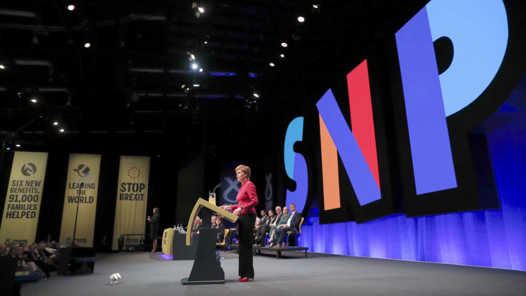 Первый министр Шотландии и лидер Шотландской национальной партии (СНП) Никола Стерджен 