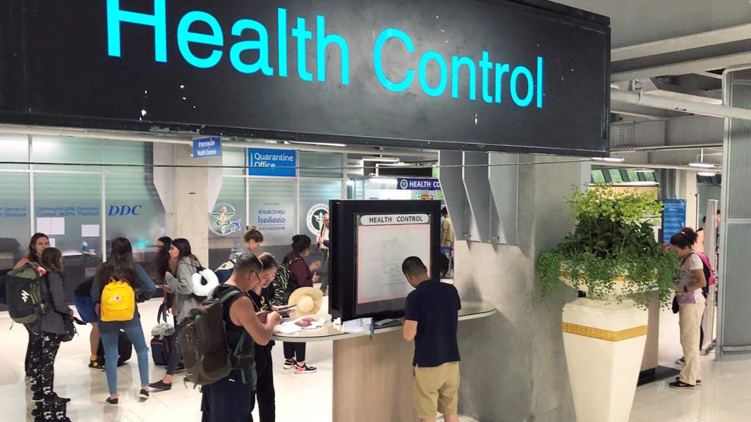 Очередь из туристов