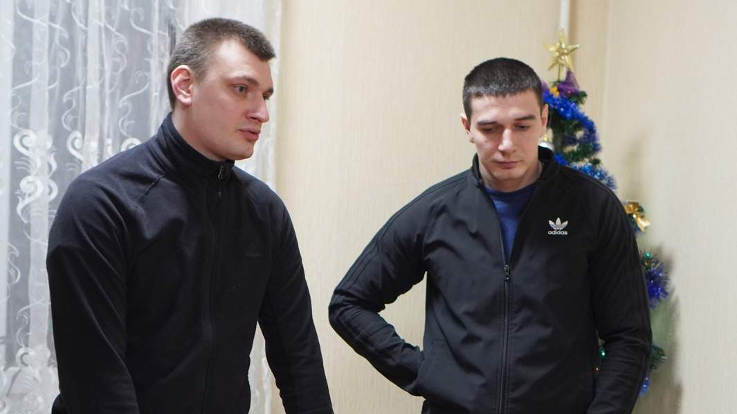 Бойцы Беркута Павел Аброськин (слева) и Сергей Зинченко