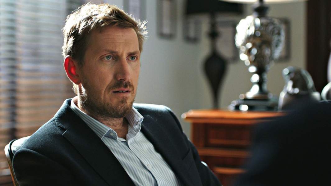 Кирилл Кяро в роли психолога в сериале «Психологини»